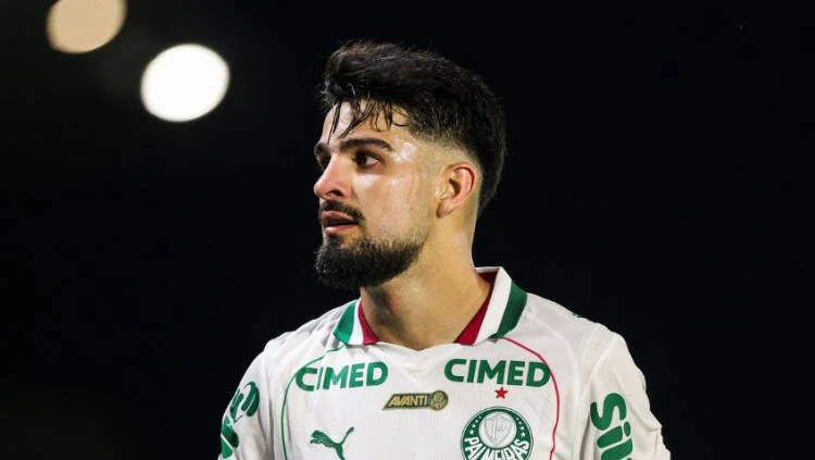 Palmeiras vence Bragantino por 1 a 0 e mantém liderança do Brasileirão