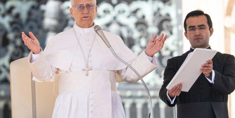 Papa Leão XIV clama pelo fim da guerra enquanto EUA e Irã buscam paz no Paquistão