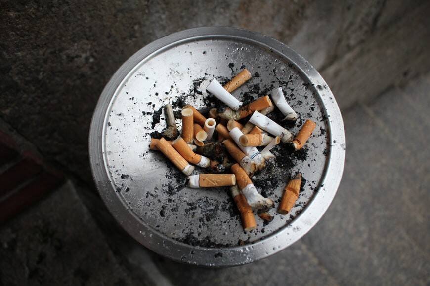 Parlamento Britânico aprova proibição de cigarros para nascidos após 2008