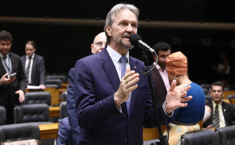 Pedro Uczai cobra envio de projeto para acabar com escala 6×1 após mal-entendido