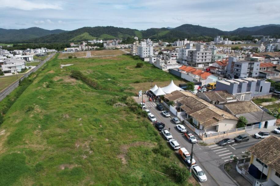 Prefeito Leonel Pavan entrega terreno à Celesc para nova subestação e gera expectativa