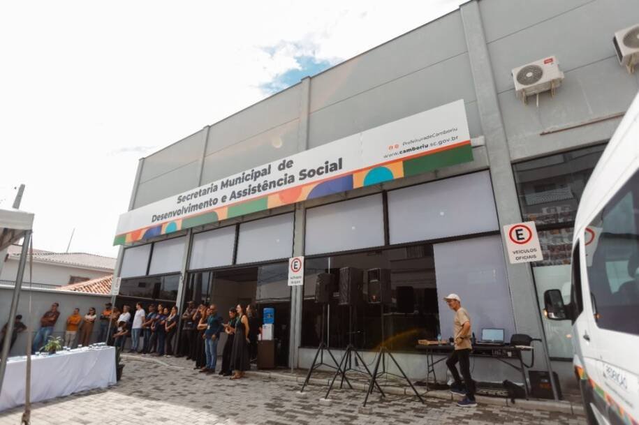 Prefeito Leonel Pavan inaugura nova sede de Assistência Social em Camboriú