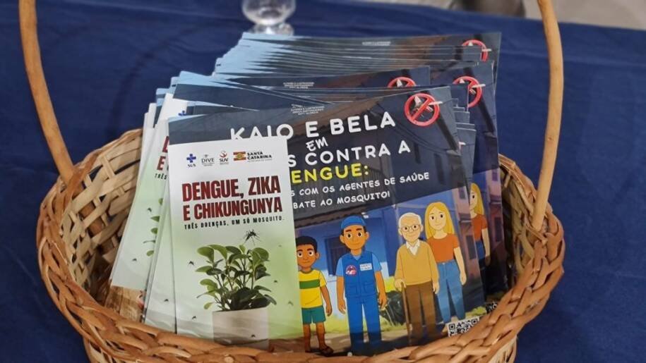 Prefeito Leonel Pavan lidera ação educativa contra dengue em Camboriú