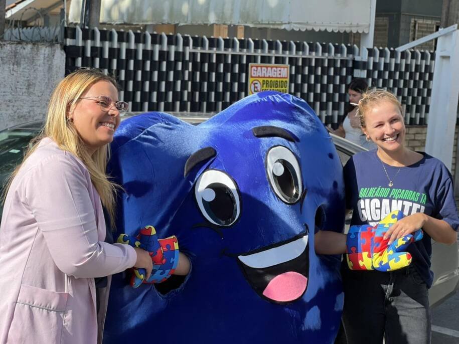 Prefeitura de Balneário Piçarras promove Espaço Azul na Praia para autismo