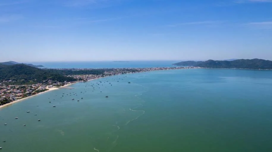 Prefeitura de Bombinhas inicia construção de pórtico ambiental e investe R$ 500 mil