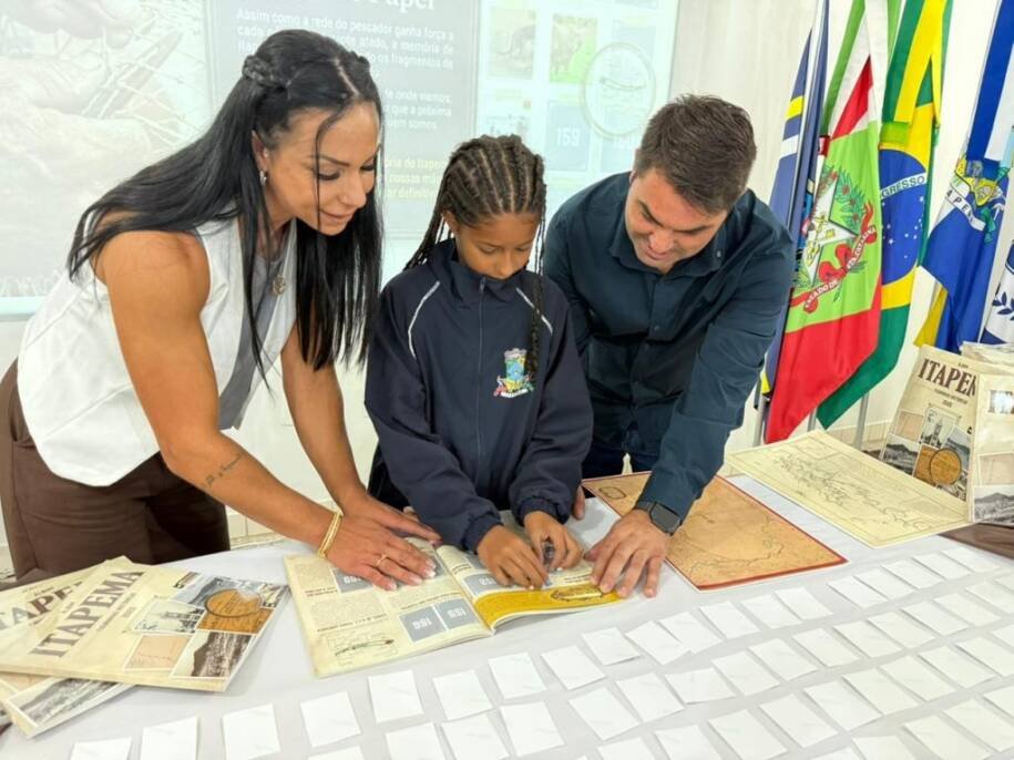 Prefeitura de Itapema lança álbum 'Figurinhas Históricas' e celebra 64 anos da cidade