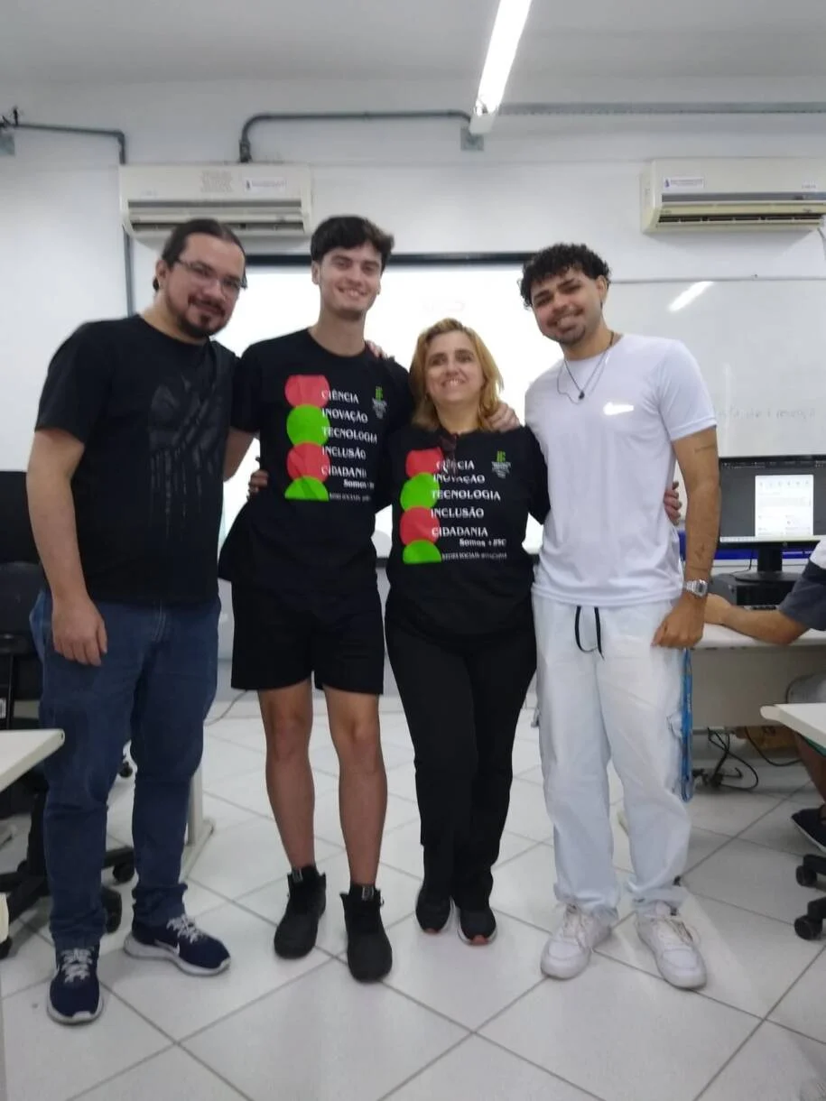 Professora do IFSC revela impactos da IA na educação em seminário tenso
