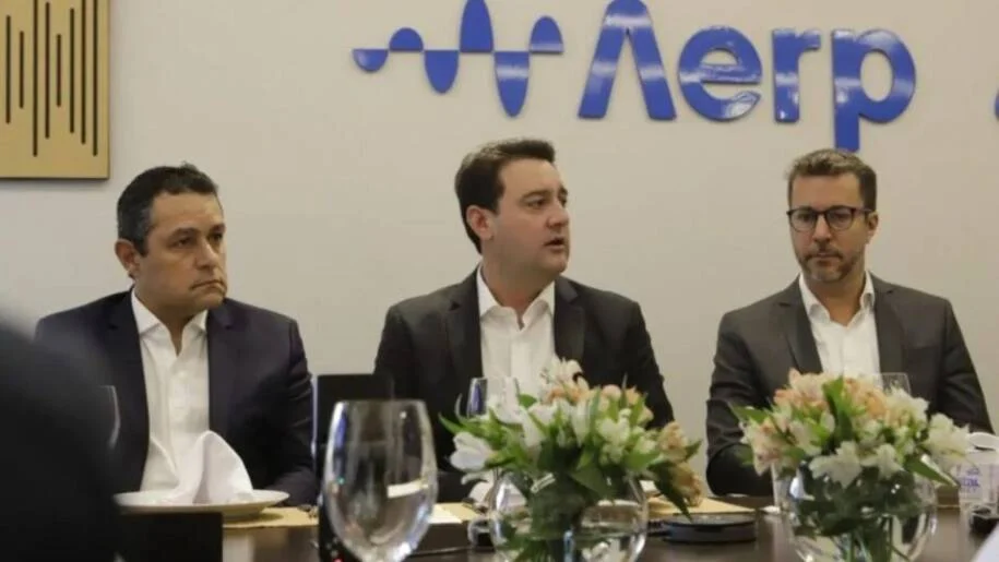 Ratinho Junior revela que anunciará candidato ao governo do Paraná até quinta-feira