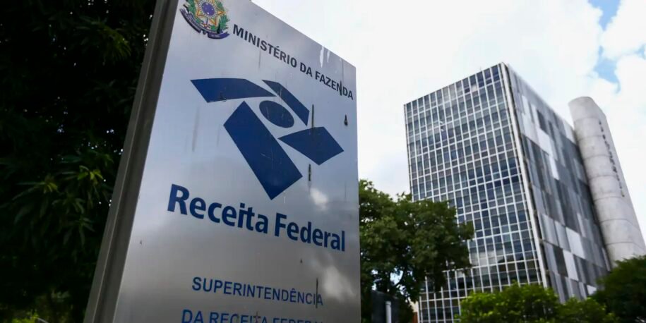 Receita Federal publica regras sobre imposto mínimo de 15% para multinacionais