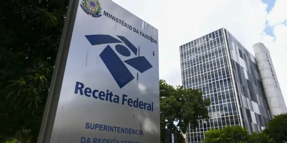 Receita Federal publica regras sobre imposto mínimo de 15% para multinacionais