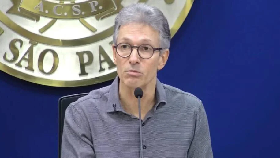 Romeu Zema critica Lula por proposta eleitoral que acaba com escala 6×1