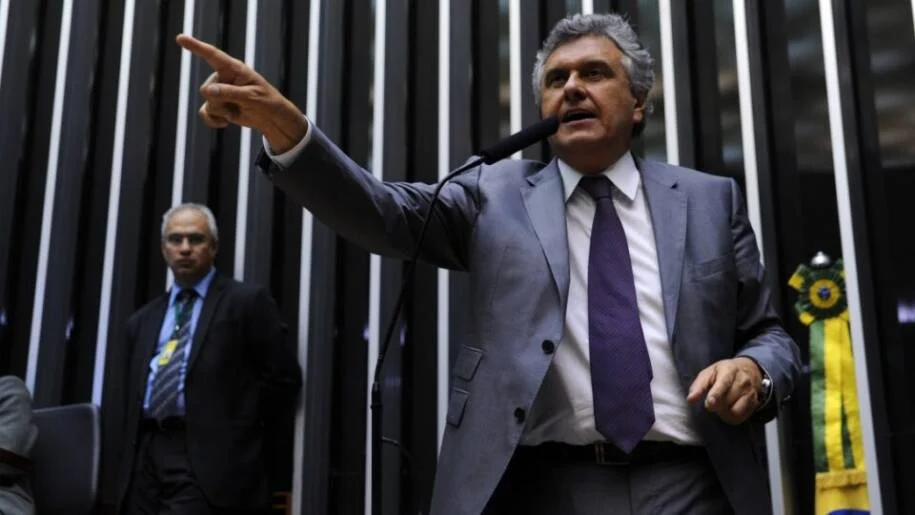 Ronaldo Caiado relembra campanha presidencial de 1989 e acusa Lula de corrupção