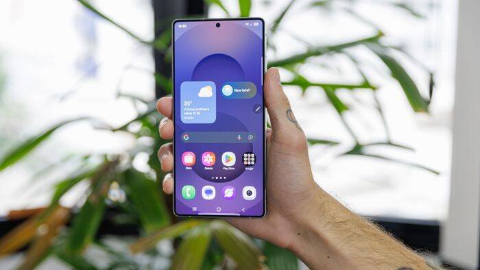 Samsung confirma que Galaxy S25 receberá recursos do S26 após reclamações