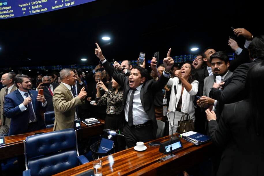 Samsung registra lucro de US$ 31,7 bilhões e Juliana Brizola lidera no RS