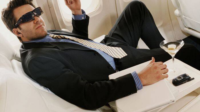 Samsung revela planos ambiciosos para óculos inteligentes em 2027 com tela integrada