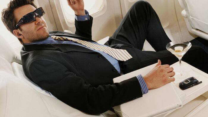 Samsung revela planos ambiciosos para óculos inteligentes em 2027 com tela integrada