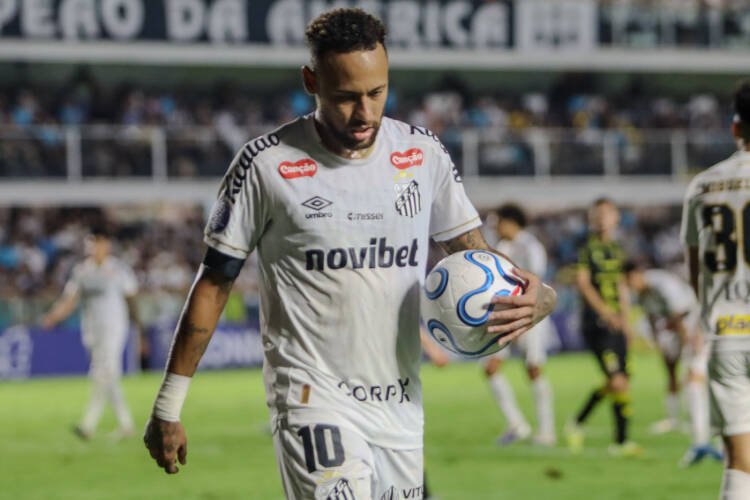 Santos empata com Deportivo Recoleta e decepciona na Vila Belmiro aos 114 anos