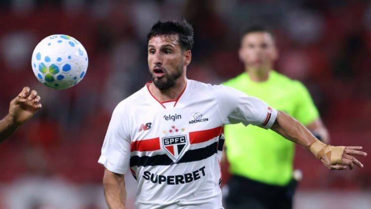 São Paulo empata com Internacional no Beira-Rio e Calleri brilha no final