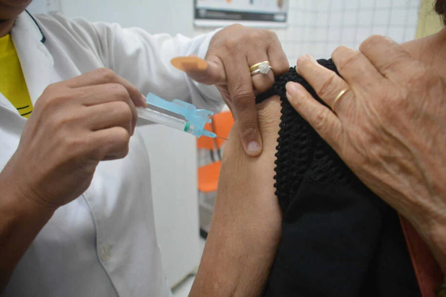 Secretaria de Saúde destina 46 mil vacinas contra Chikungunya em meio a surtos