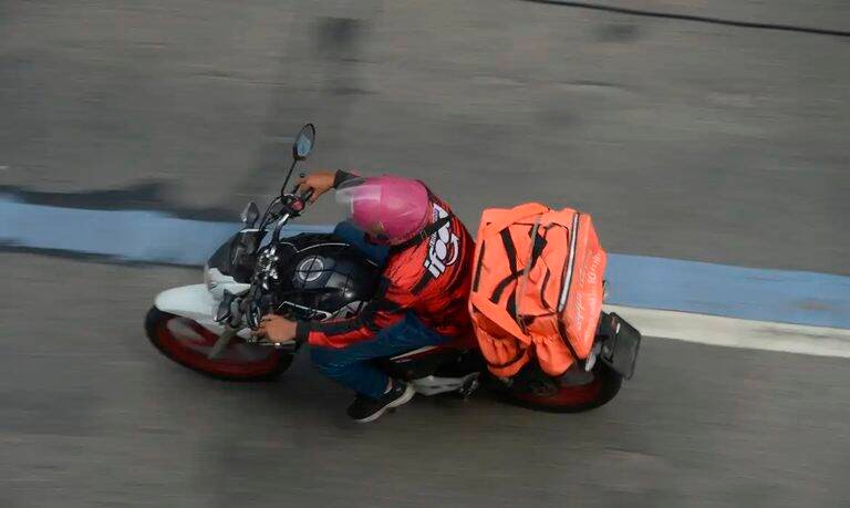 Senacon inicia fiscalização de aplicativos de entrega após prazo vencido