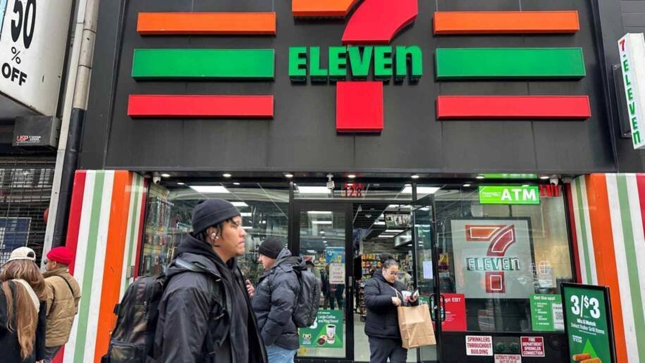 Seven & i Holdings fecha 645 lojas da 7-Eleven e reduz funcionários em 26 mil