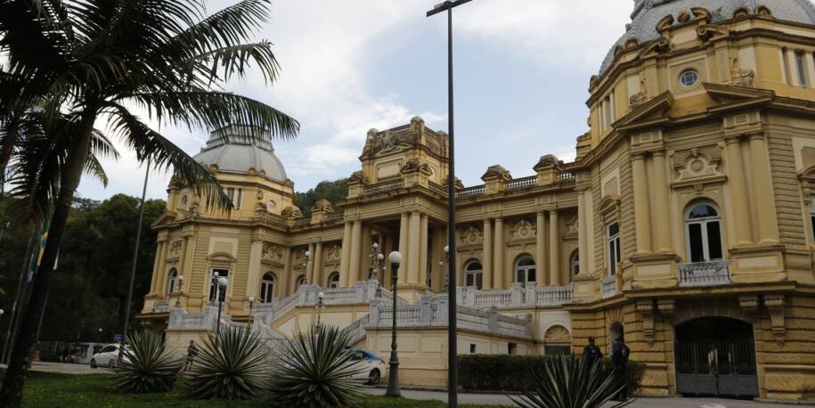 STF decide por eleições indiretas no Rio; Cláudio Castro renuncia ao cargo