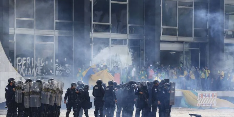 Supremo Tribunal Federal condena 1.402 réus por ataques antidemocráticos de 8 de janeiro