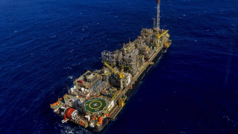 TRF2 libera imposto de 12% sobre petróleo e gera tensão entre gigantes do setor