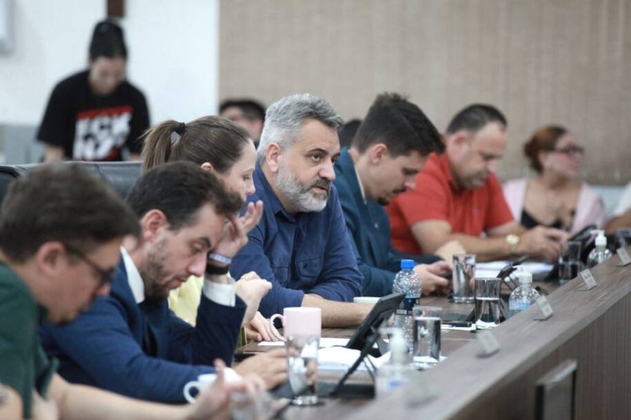 Vereador Bruno Cunha aprova Projeto de Lei sobre fogos silenciosos e gera polêmica