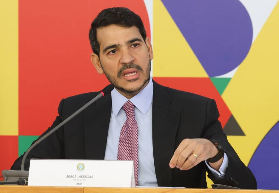 Weverton Rocha aprova Jorge Messias para STF e gera expectativa no Senado