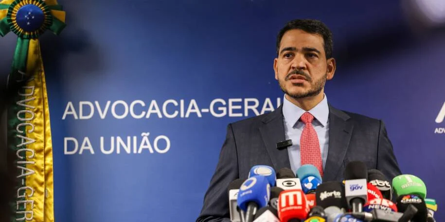 Weverton Rocha aprova Jorge Messias para vaga no STF e gera expectativa