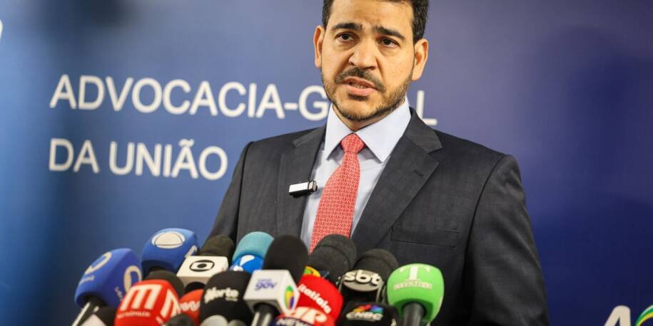 Weverton Rocha confirma sabatina de Jorge Messias para STF; tensão aumenta!
