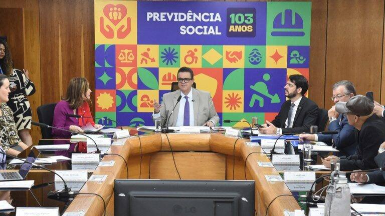 Wolney Queiroz e Ana Cristina Silveira reduzem fila do INSS para 2,6 milhões