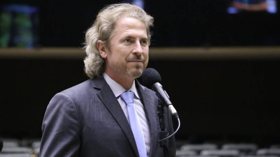 Zeca Dirceu é multado em R$ 15 mil por postagens enganosas sobre Deltan Dallagnol