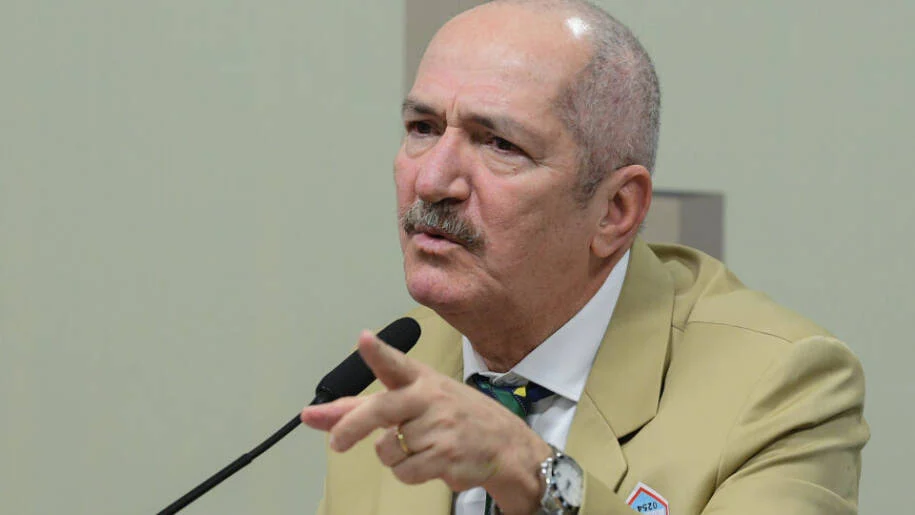 Aldo Rebelo denuncia blindagem de João Caldas ao substituir por Joaquim Barbosa