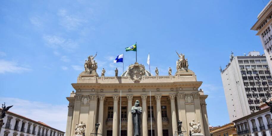 Alerj aprova projeto que prevê banheiros neutros e gera polêmica entre deputados