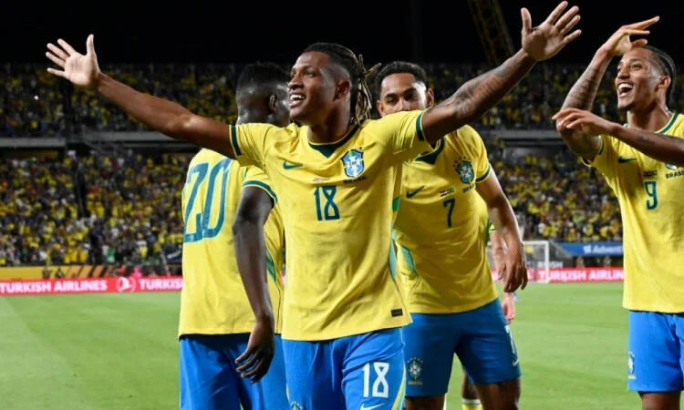 Ancelotti revela convocação do Brasil para Copa do Mundo e futuro de Neymar gera tensão