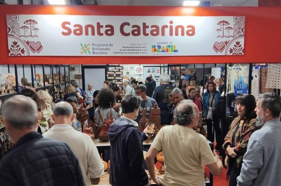 Artesãos catarinenses superam expectativas e geram R$ 97 mil no Salão do Artesanato