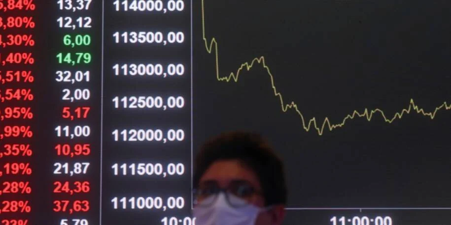 B3 enfrenta crise: queda de 7,22% e saída de R$ 14,1 bilhões de capital estrangeiro
