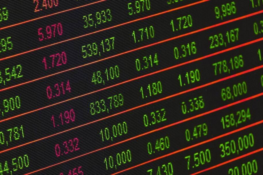 Banco Central revela queda do IBC-Br e projeta Selic em alta; inflação nos EUA preocupa