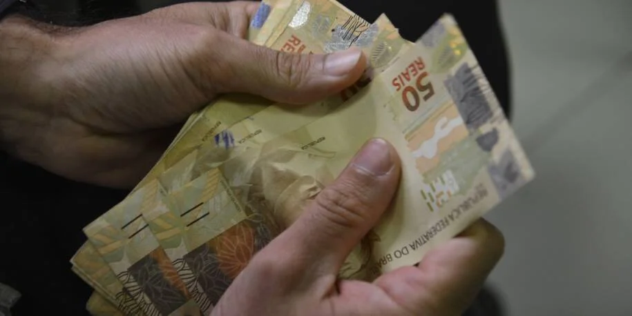 Banco Central revela retirada líquida de R$ 476,4 milhões da poupança em abril