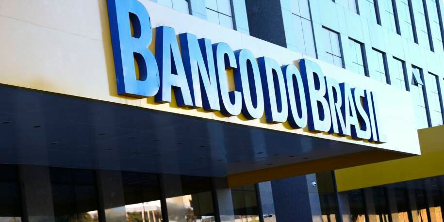 Banco do Brasil registra queda de 54% no lucro e previsão de crise no agro aumenta