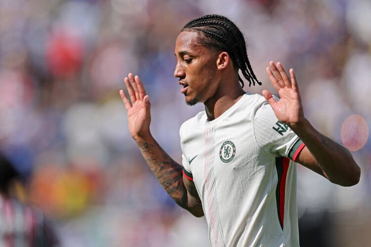 Barcelona acelera negociação para contratar João Pedro do Chelsea e gera expectativa