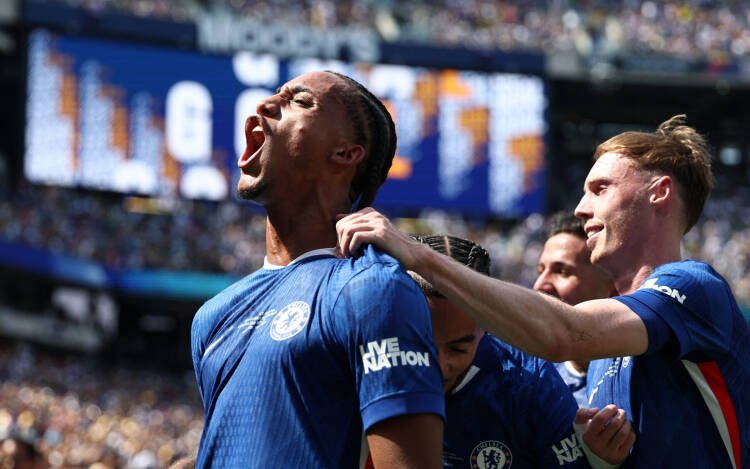 Barcelona mira João Pedro, do Chelsea, após desistir de Julián Álvarez