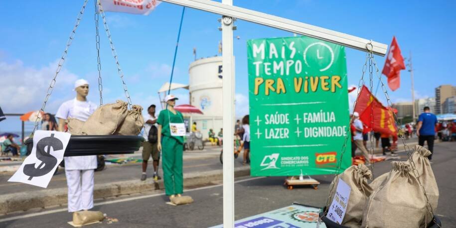 Brasil propõe redução da jornada de trabalho e segue exemplos de Colômbia e Chile