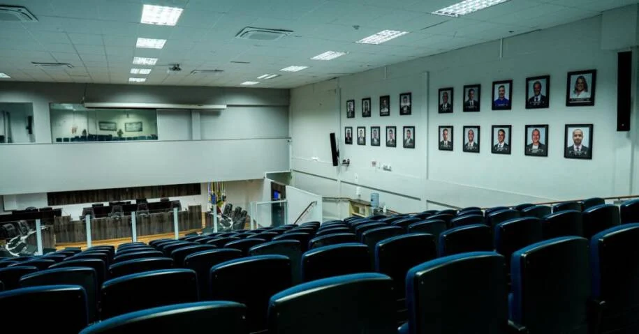 Câmara de Balneário Camboriú debate projetos de Libras e R$ 3 milhões para Saúde