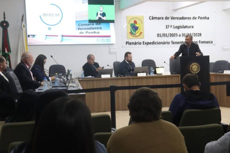 Câmara de Penha aprova projetos sobre proteção animal e inclusão de TEA