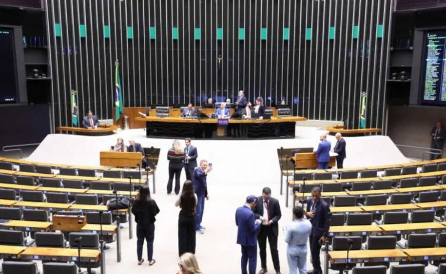 Câmara dos Deputados aprova PEC 5/2023 e estende imunidade tributária a igrejas