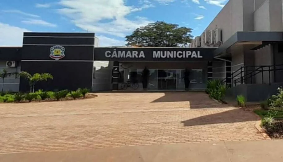 Câmara Municipal de Ivinhema abre concurso com 14 vagas e salários de até R$ 6,7 mil