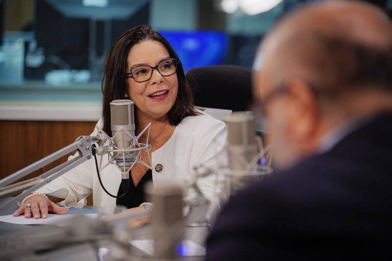 Capes e Denise Pires de Carvalho promovem apoio a mães e indígenas na academia